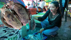 Market show buy big cuttle fish and ingredient for my recipe | Cooking With Sros