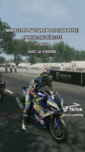 Record de tour en Superbike avec S1000RR