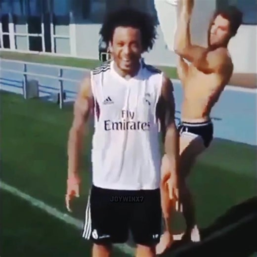 ice bucket challenge 🤣