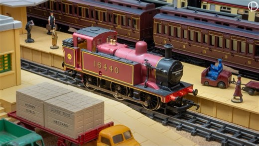 Hornby Railway R.052 LMS 0-6-0 Tank Locomotive