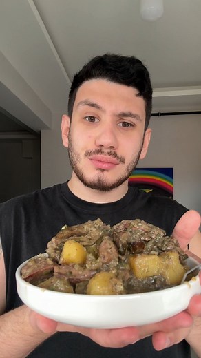 Герай-Алиаскар Дадой || ФУД-ЛАЙФ БЛОГЕР on Instagram: "Куриная печень «по-Крымский» Печень куриная 800 грамм Картофель 800 грамм Лук 2 шт Чеснок 5 зубчиков Соль по вкусу Сахар 1/2 ч.л Перец черный молотый 1/2 ч.л Кориандр молотый 1 ч л Укроп 4 веточки Сливочное масло 50 грамм Растительное масло 3-4 ст л Вода 1 стакан Лавровый лист Разогреваем на сковороде растительное масло, отправляем туда лук, соль, и Сахар , обжариваем лук до золотого цвета, затем отправляем куриную печень, обжариваем до того