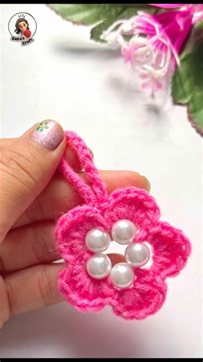 Perls Flower Crochet Tutorial | Crochet Flower Keychain | #crochet #knitting #handmade