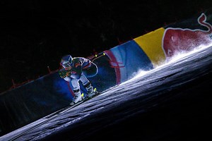 Lindsey Vonn skis the world's hardest run in the dark