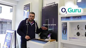 O2 Limavady Guru Barry demonstrating some of the features of the fantastic new Samsung Galaxy S8 | S8 .. now available in store or online! #UnboxYourPhone #Samsung #GalaxyS8 | MMD Comms - An O2 Franchise