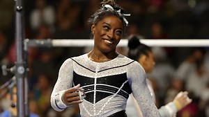 'Man, my lady, she just won': How Packers' Jonathan Owens found out his wife, Simone Biles, made her triumphant return