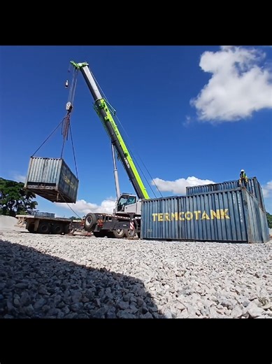 Unloading Bitumen Containers: A Time-Lapse Journey