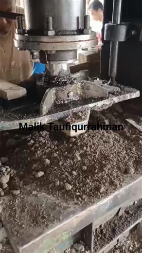 cetak paving segi tiga/uskup/kunci dengan mesin hidrolik #paving #shorts #youtubeshorts