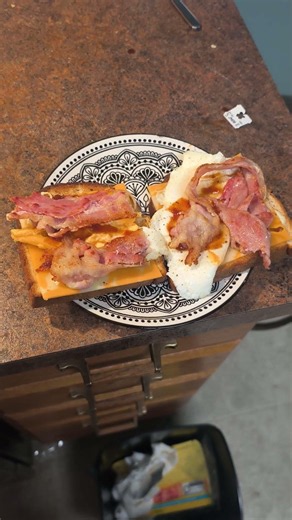 easy over egg open face breakfast sandwich with cheese, bacon and BBQ sauce 😋 #food