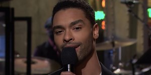 VIDEO: Regé-Jean Page Sings 'Unchained Melody' in SATURDAY NIGHT LIVE Monologue