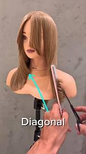 Used a comb to change the angle of drawing | Crown & Comb