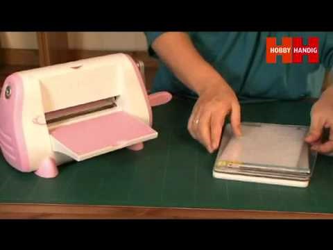 Hobbyhandig geeft instructie over embossen met cuttlebug-mallen & ColorCore Cardstock