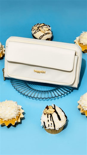 Celebrate Mother's Day with our newest neutral. Sophisticated Coconut Twill with elegant gold hardware for effortless style. | baggallini | Facebook