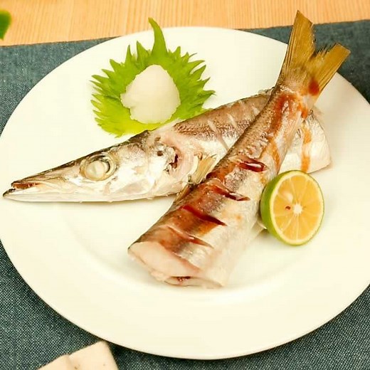 かますの定番！ フライパンでふっくらかますの塩焼きのレシピ動画・作り方 | デリッシュキッチン