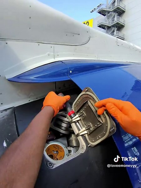 E2 Oil Filling: Aviation Maintenance Insights