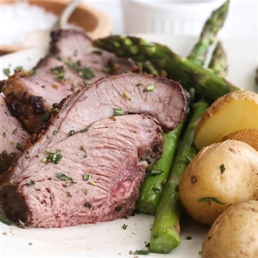 35K views · 265 reactions | https://www.skinnytaste.com/roasted-boneless-leg-of-lamb/ This roasted boneless leg of lamb seasoned with rosemary, lemon juice, dijon mustard and garlic is a succulent delight that is great for any occasion. | Skinnytaste | Facebook