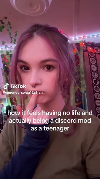 Life as a Teenage Discord Mod: Challenges and Fun