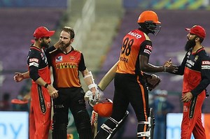 3 batsmen with most runs in an IPL season