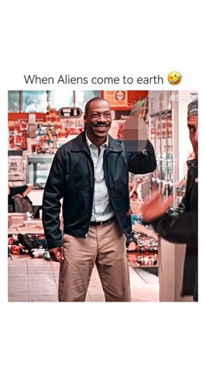 Shinpei | When Aliens come to earth 🤣 Meet Dave (2008): In this sci-fi comedy, Eddie Murphy plays both a tiny crew of aliens and the human-shaped... | Instagram