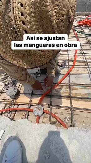 Ajustando mangueras #albañileria #trabajo #Ing #Obra #herramientas #losa #ajustes #mangueras #experiencia #chalan #maistro #construccion | Jason Maher Tutorials