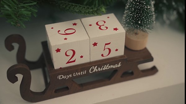 RM ROOMERS Christmas Countdown Blocks Advent Calendar 25 Days Till Christmas Countdown Christmas Tree Decorations Wooden Farmhouse Rustic Sign Xmas Party Holiday Decor for Home Living Room, Mantel