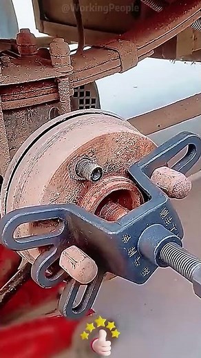 Techniques for removing the brake drum of a tricycle 🛺🛠️💪