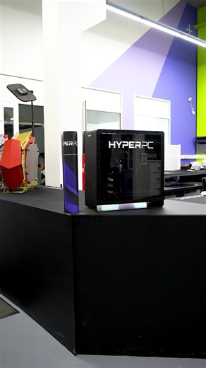 Кастомизация — возможность выделиться и показать свою индивидуальность 😉 Какой рисунок вы хотели бы изобразить на своём ПК? #HYPERPC #винилография #винилпк #видеоигры #компьютер #пк #игровойпк #мощныйпк #кастомизацияпк