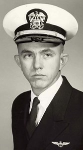 US Navy CDR Clyde Lassen: Medal of Honor Recipient Vietnam War In the dead of night over North Vietnam on June 19, 1968, LTJG Clyde E. Lassen risked everything to save two fellow aviators trapped on a jungle-covered hill and surrounded by enemy forces. Lassen braved intense enemy fire, near crashes, and the loss of all illumination multiple times to complete a daring rescue. When flares failed and darkness closed in, he made the bold decision to switch on his landing lights, fully exposing his p