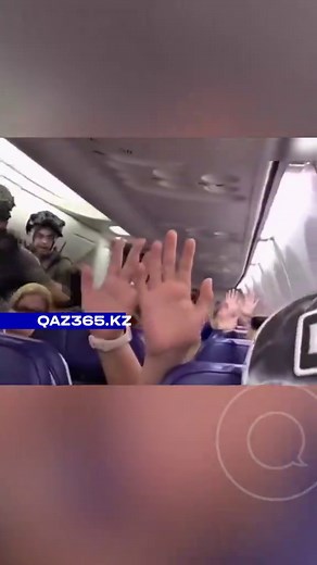 Из-за будильника на борту самолета экстренная посадка