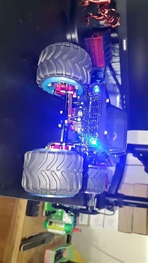 #Fms fcx24 #Meus servos , one on the 2 speed transmission #Nexxspeed chassis,links & skid #Smasher 🦾