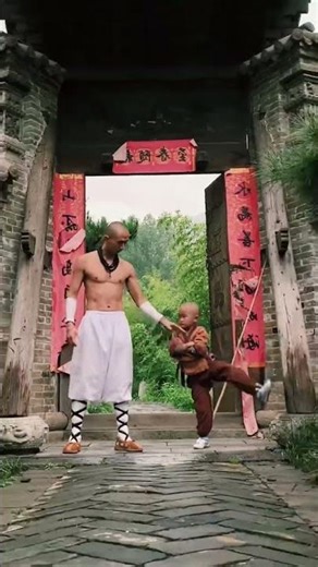 Big Bald Head vs Small Bald Head: Which One is Brighter and Rounder