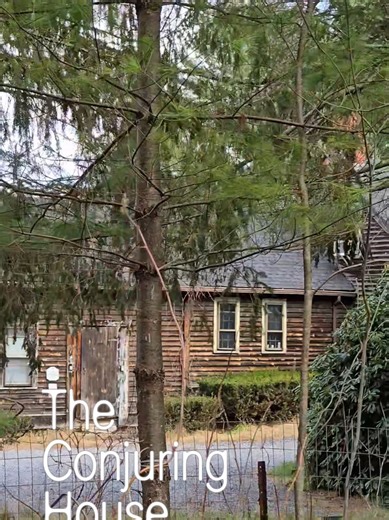 Exploring the Conjuring House in Rhode Island