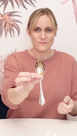 DIY chocolate magnets for Valentine's Day on a budget