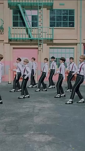 SEVENTEENのYouTube再生1億回突破！祝福のMV特集