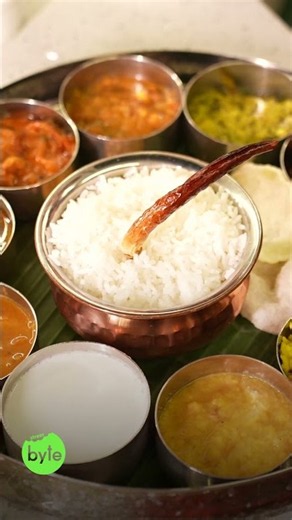 Authentic South Indian Thali in Singapore! 😍🍛 | #SuperDeluxeKitchen #Thali #NonVegThali #StreetByte