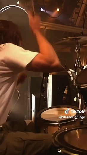 Iconic Nirvana MTV Live Performance of 'Breed'
