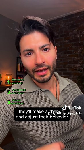 How to respond to “Ghosting” #ghosting #psychologytips #relationshipadvice #mentalhealthawareness #boundaries #emotionalintelligence #selfworth #personalboundaries #communicationissues #dontchase #overthinking #relationshipproblems #ghostingadvice #psychologistadvice #moveon #toxicrelationships