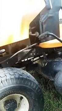 Quick and Dirty Blade Change on the XT1 Enduro Cub Cadet 41" Yard Tractor Supply Mower Easy
