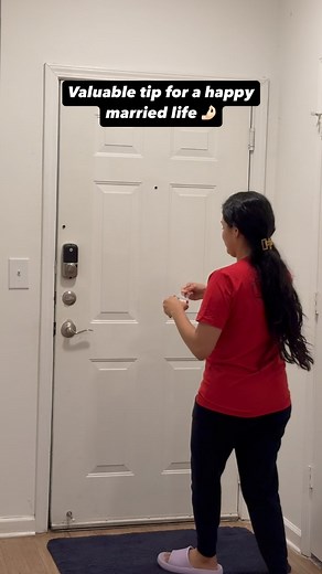 Share this to your needful couples 🤣 . . . . . . #reels #couple #wellbeing #tips #family #life #together #couplegoals #couples #fun #reelsinstagram #instagood #funny #fyp #goodvibes #instagram #lol #comedy #humor #humorenespañol #españa | Vinitha Jagannathan