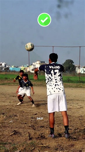 RECEIVING TECHNIQUE Football Soccer Players Tutorial💪⚽#football #soccer #shorts #tutorial #receiving