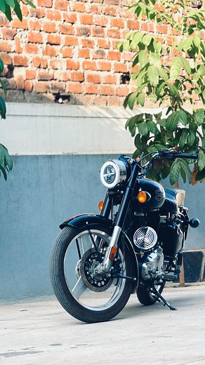 Đнαɴyα🐊 | 🖤🐎……… . . . . . . . #bullet #bulletlovers #standard #intagood #intagram #viralreels #viral #viralvideos #intalike #bike #bikelovers... | Instagram