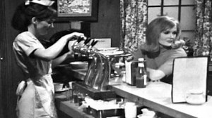 Watch Dark Shadows: The Beginning Season 3 Episode 2 - Episode 72