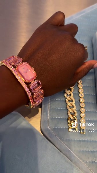 Swarovski Jewelry: A Dilemma of Love