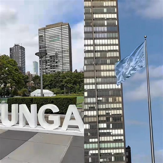 At the 80th Session of the United Nations General Assembly (UNGA80), President Netumbo Nandi-Ndaitwah conducted a series of bilateral and courtesy meetings with fellow Heads of State, government leaders, and representatives from multilateral institutions. She met with John Dramani Mahama, President of Ghana, where they reflected on Ghana’s historic role in Africa’s liberation and its steadfast support for Namibia’s independence. The two leaders reaffirmed their commitment to enhancing cooperatio
