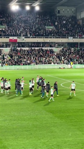 La afición del Racing de Santander cantando con sus jugadores https://youtu.be/wMy1AXY_yZo | FORO MDM