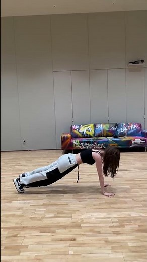 근세라핌💪이 될거야‼️ #LE_SSERAFIM #르세라핌 #ANTIFRAGILE #사쿠라 #카즈하루틴 #KAZUHA #workoutroutine #shorts