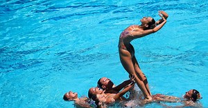 アーティスティックスイミング: オリンピックの歴史、ルール、最新情報、 オリンピック競技の今後の試合日程など