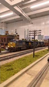 HO Scale CSX Freight Train #ytshorts #hoscaletrains #csx #csxrailroad #csx #et44ah #freighttrain