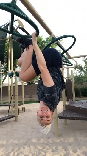 I’m looking for my friends .... 😂 #comedy #featureme #musicallyapp || Insta:@christiansalib