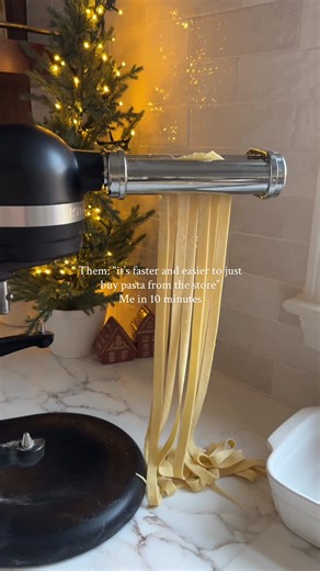 Trust me, once you realize how easy homemade pasta is, you will never go back! 🍝 INGREDIENTS: •3 1/2 cups flour •4 eggs •4 tbsp water •1 tsp salt INSTRUCTIONS: 1. Combine flour, eggs, water, and salt in a stand mixer with a dough hook (or mix by hand with a wooden spoon). 2.Knead until the dough is smooth and elastic. 3.Roll out the dough using pasta attachments (or roll by hand in small sections and cut with a pizza cutter). 4.Cook in boiling salted water until tender, about 2–4 minutes. #home