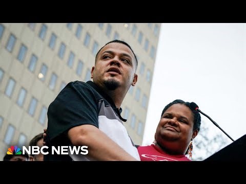 Abrego Garcia in ICE custody as his lawyer pushes for alternative to deportation to Uganda